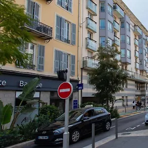 L18 Parking Terrace Ac 10mins Walk To Beaches Appartement